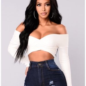 Mynia criss cross top